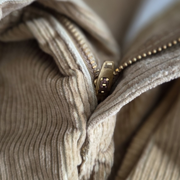 Levi's Women's Corduroys -Tan New With Tags - Picture 8 of 9